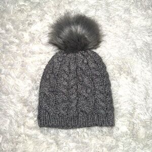Pom Pom Beanie in Gray